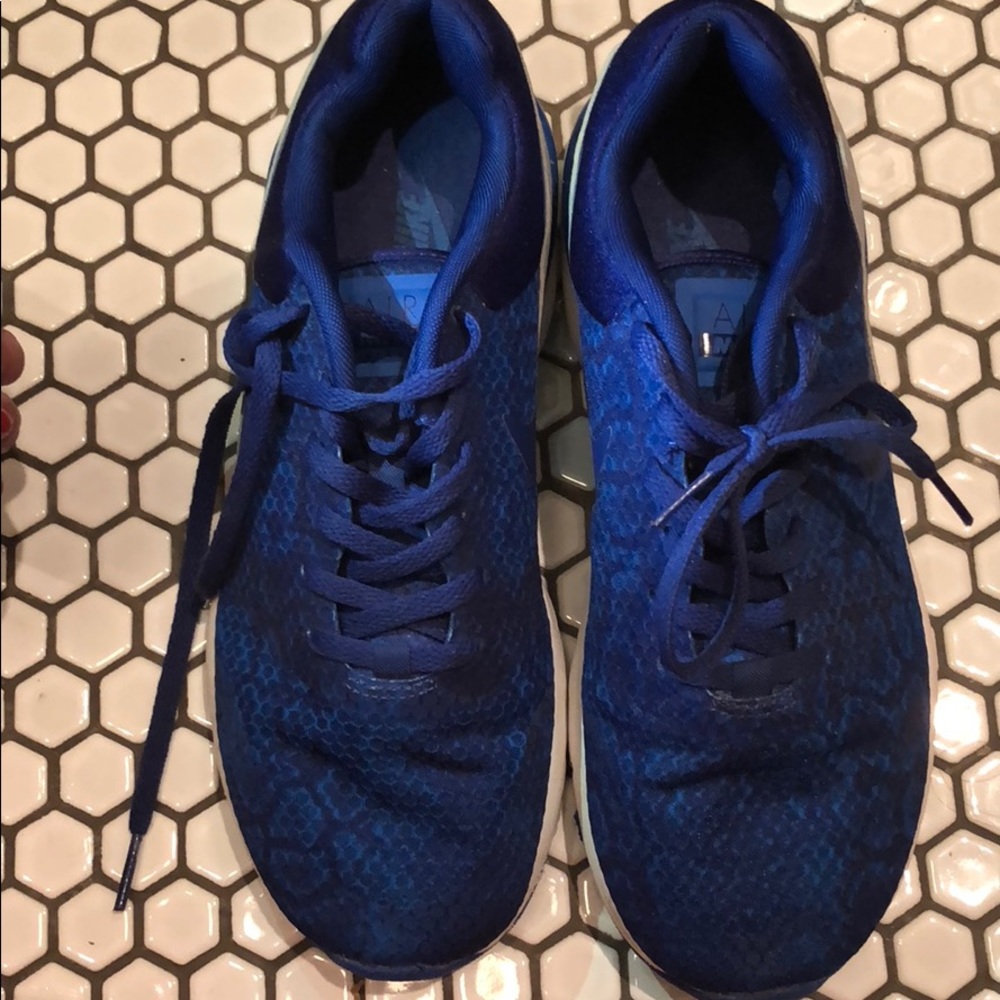 Women’s blue nike air max siren